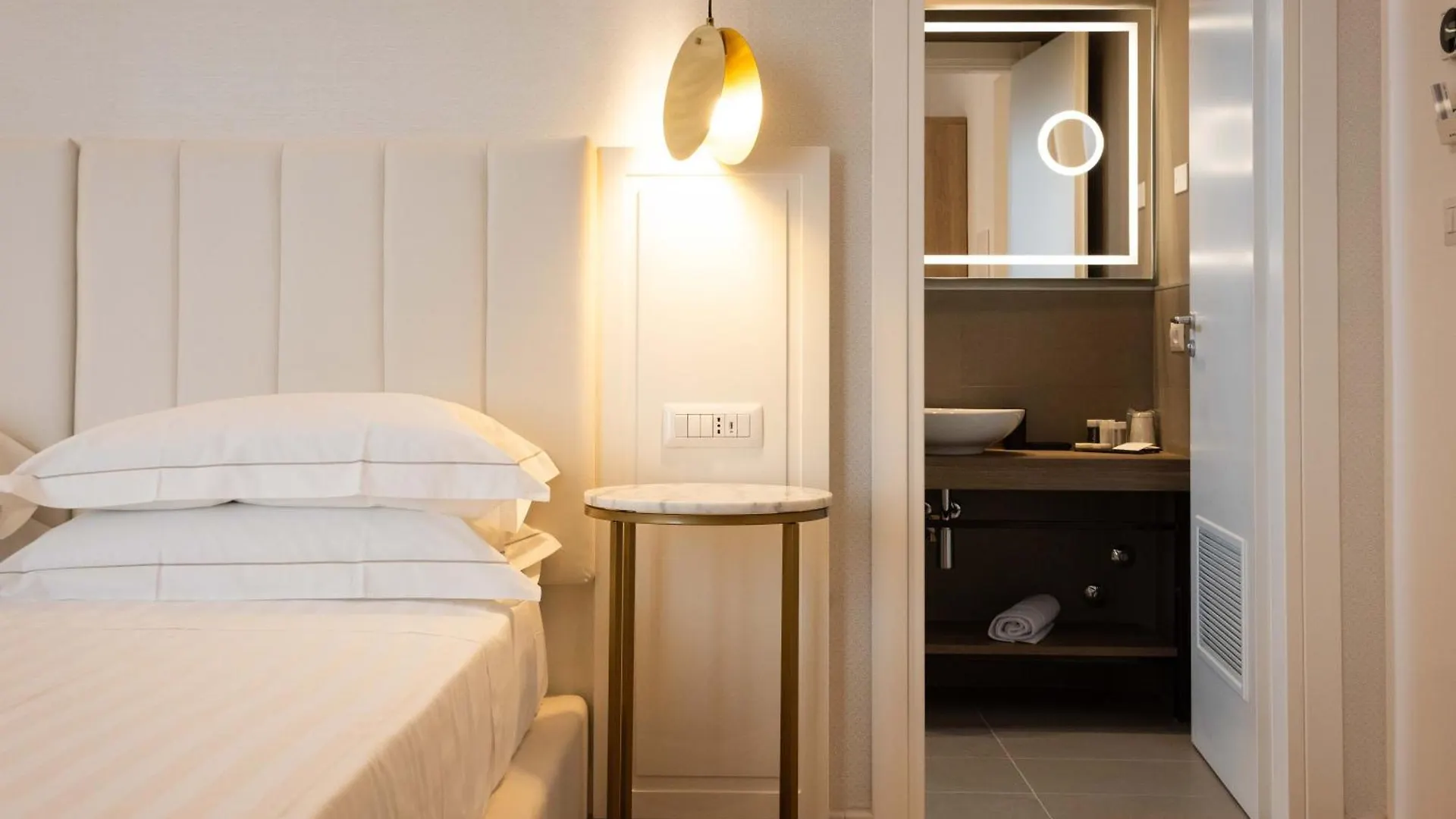 Mondello Glam Hotel & Terrace