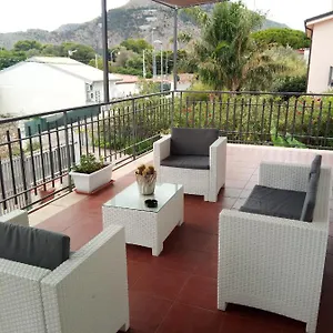 Appartement A, Mondello